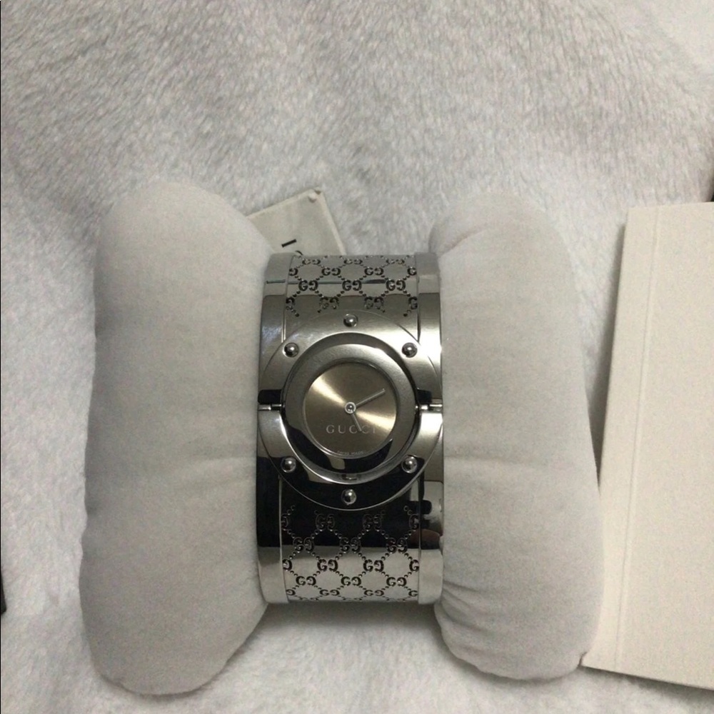 NWT Silver Gucci bangle bracelet